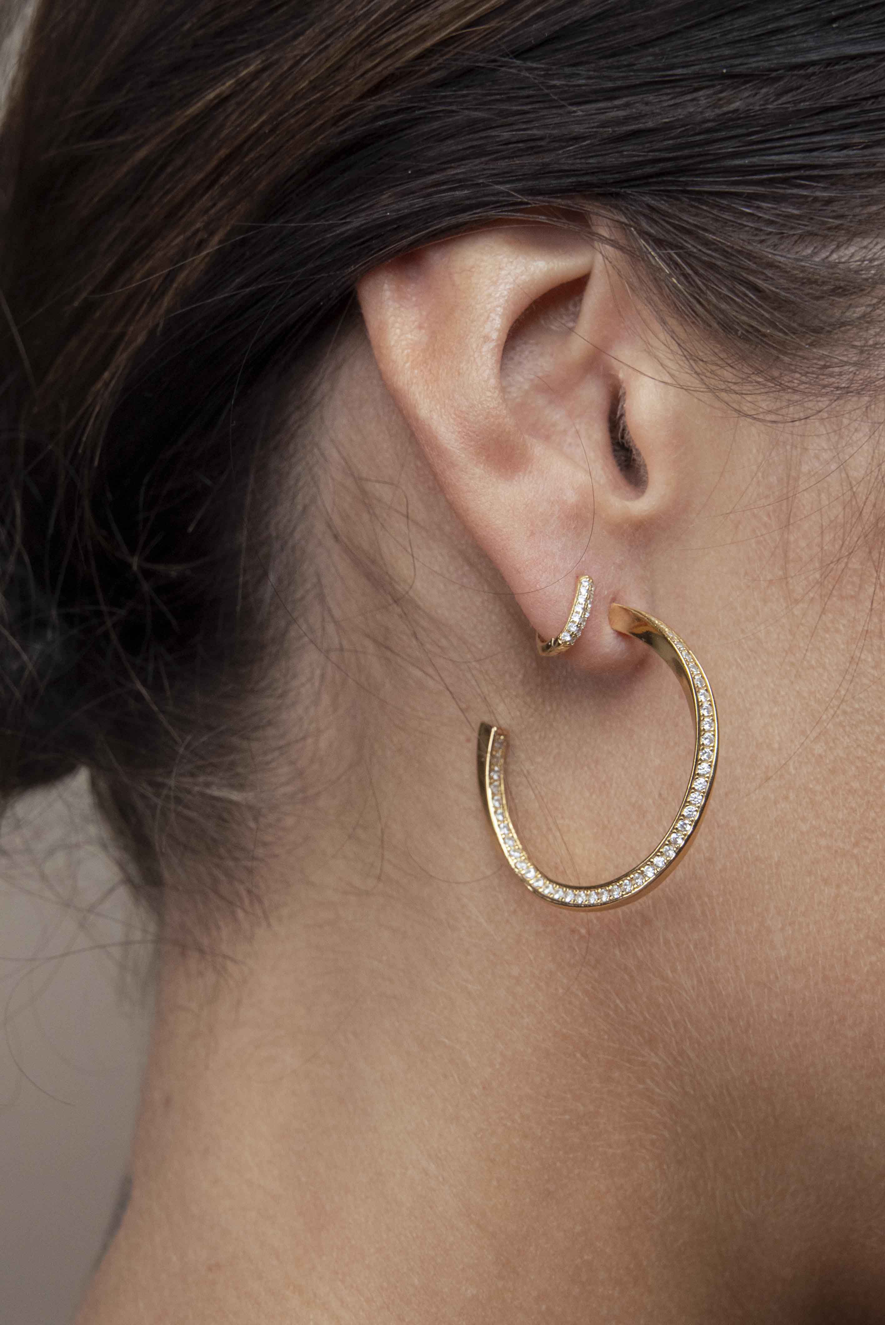 Wavy Hoops