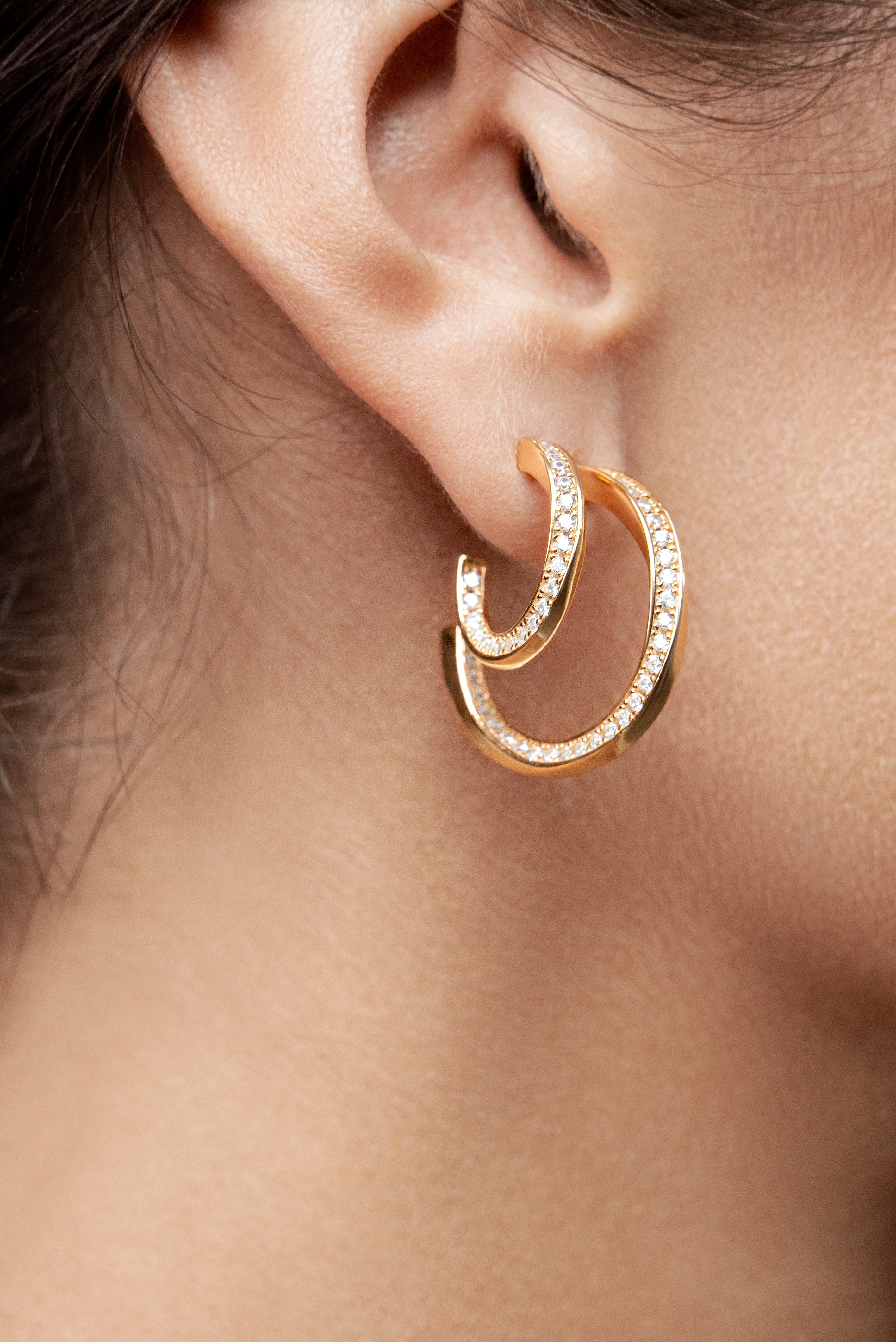 Wavy Hoops